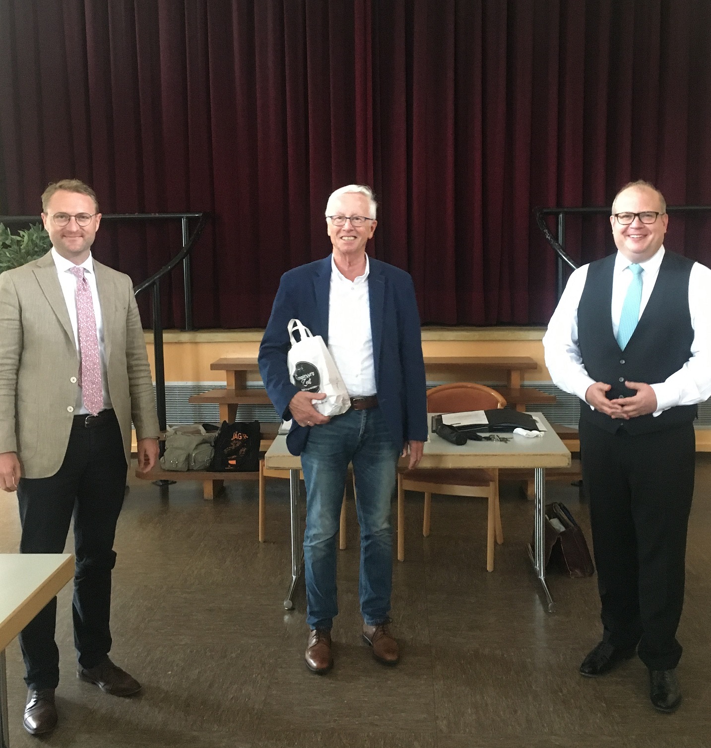 Kreisvorsitzender Dr. Mischak und Kreistagsfraktionsvorsitzender Stephan Paule gratulieren Ulrich Künz zum 70. Geburtstag